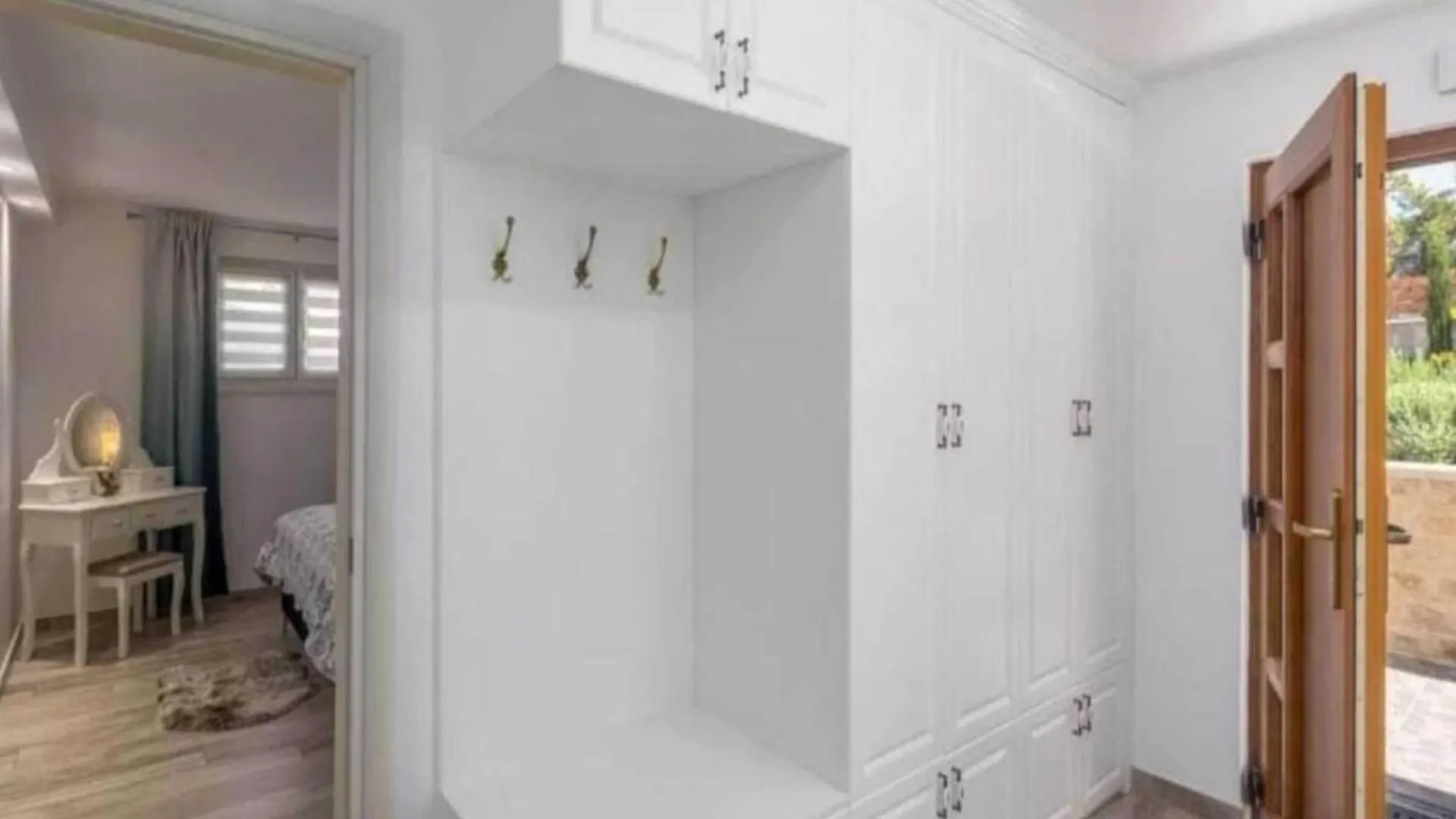 Two Bedroom Apartment With Terrace Pula