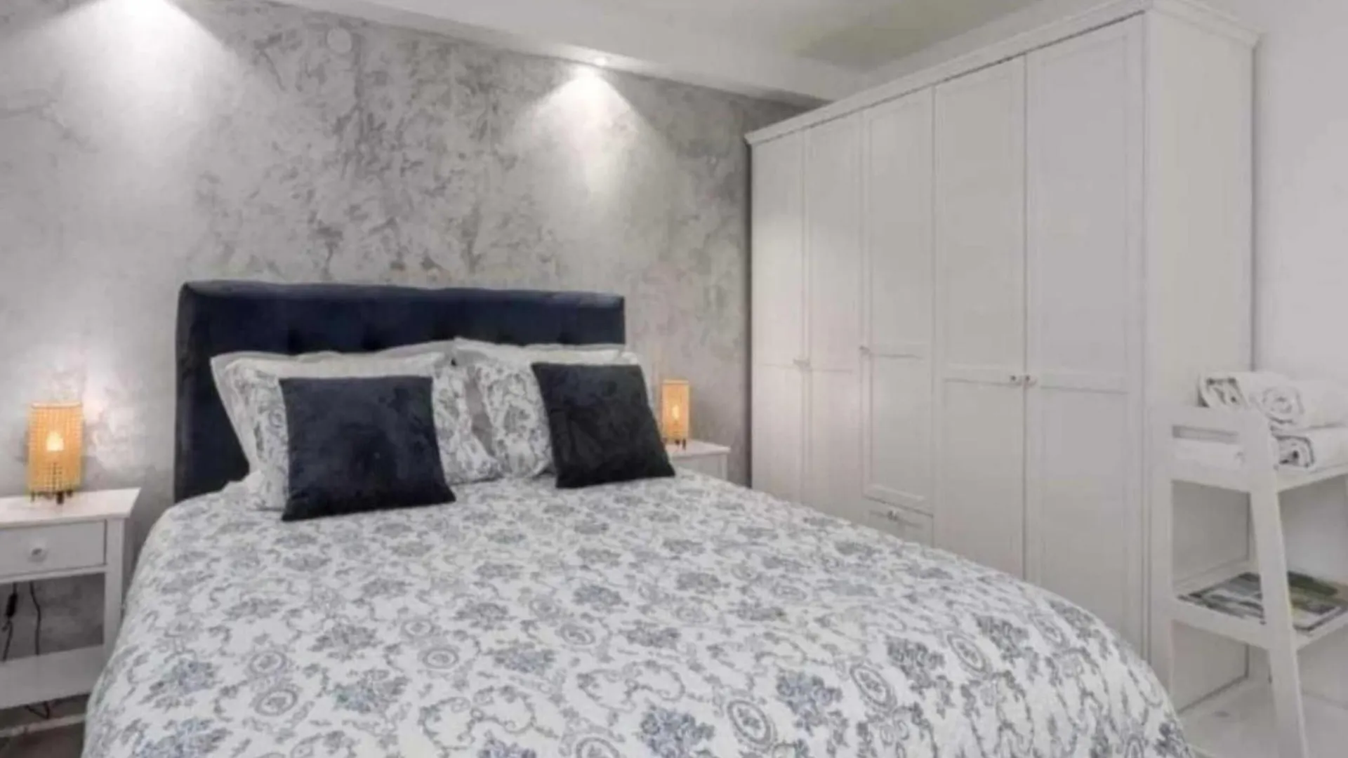 Two Bedroom Apartment With Terrace Pula